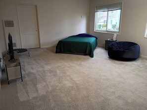 1 bedroom, Internet, bed sheets - San Mateo Studio: Near Half Moon Bay and the Golden Gate! (San Mateo)