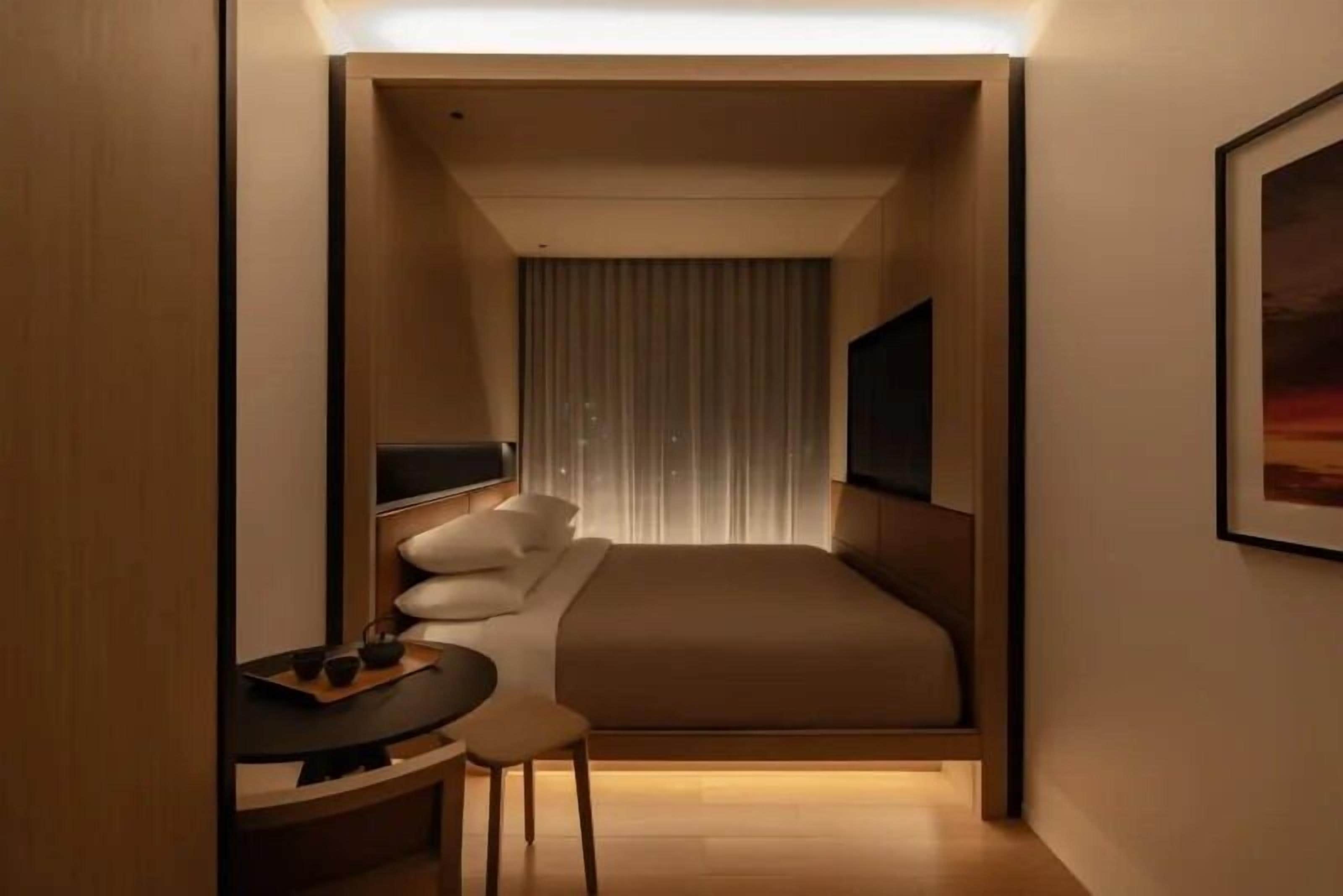 Little National Room | Minibar, in-room safe, desk, laptop workspace