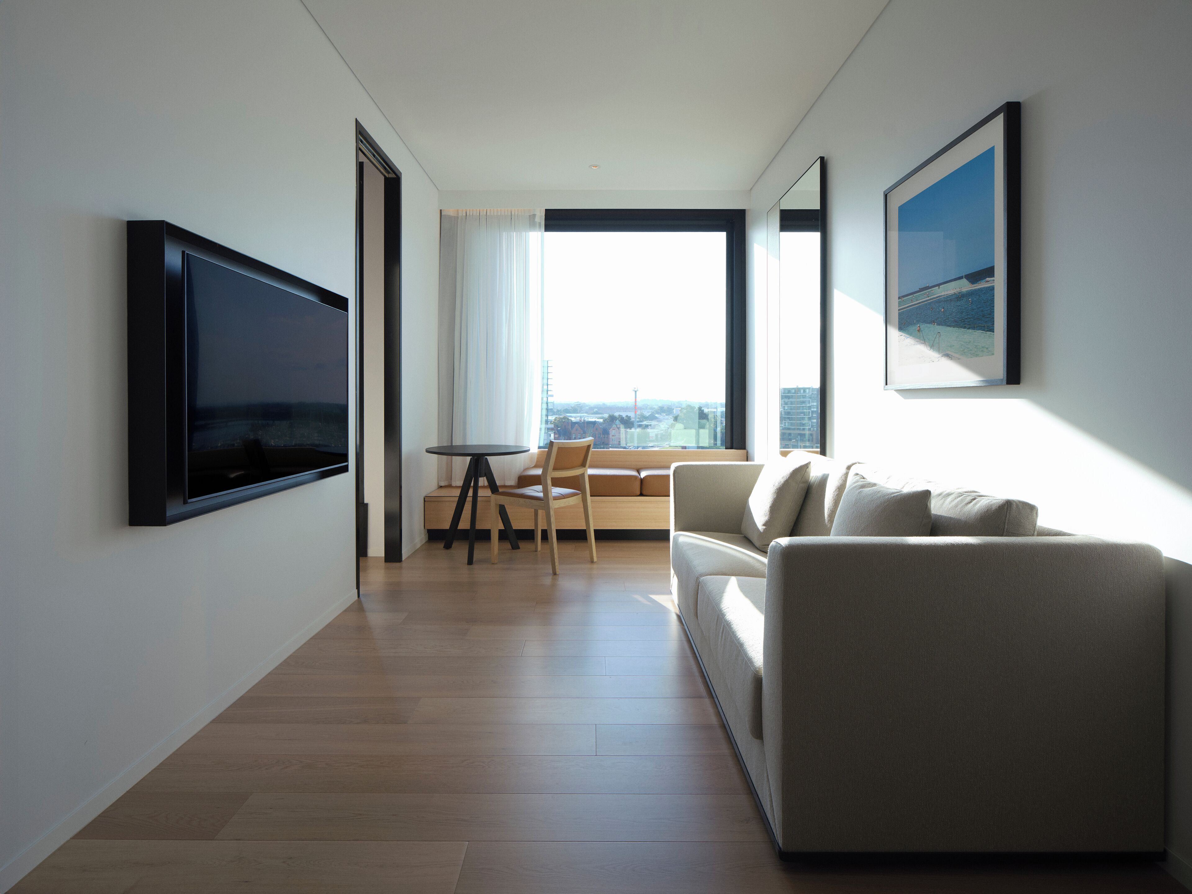 Luksussuite (Luxe Apartment) | Minibar, safe på rommet, skrivebord og skrivebord for bærbar PC