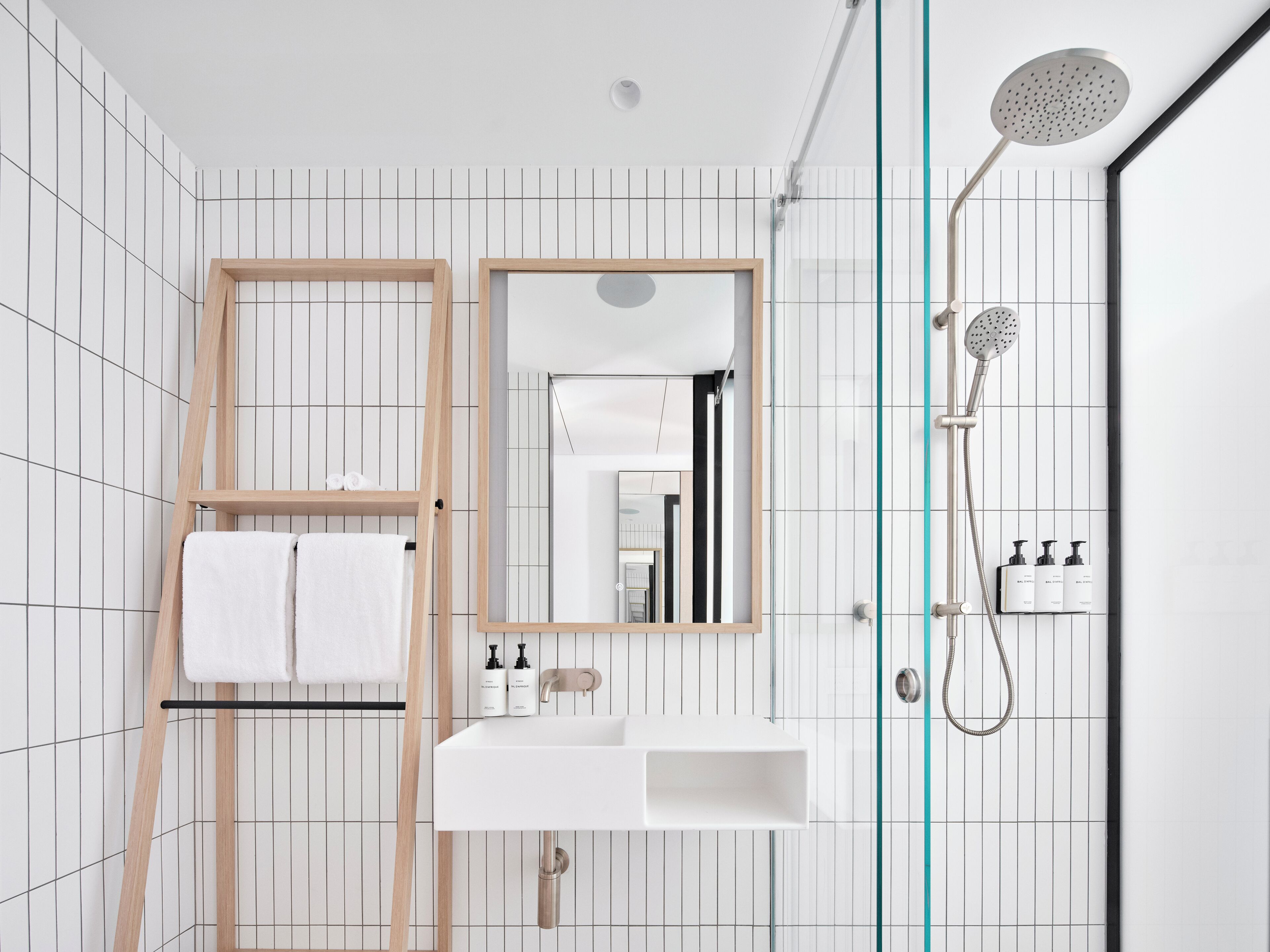 Dusche, Regendusche, Designer-Toilettenartikel, Haartrockner