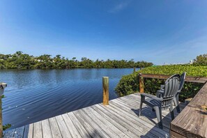 Property grounds - Coastal Chic 3BR, Pool, Hot Tub Near Siesta Beach (Sarasota)