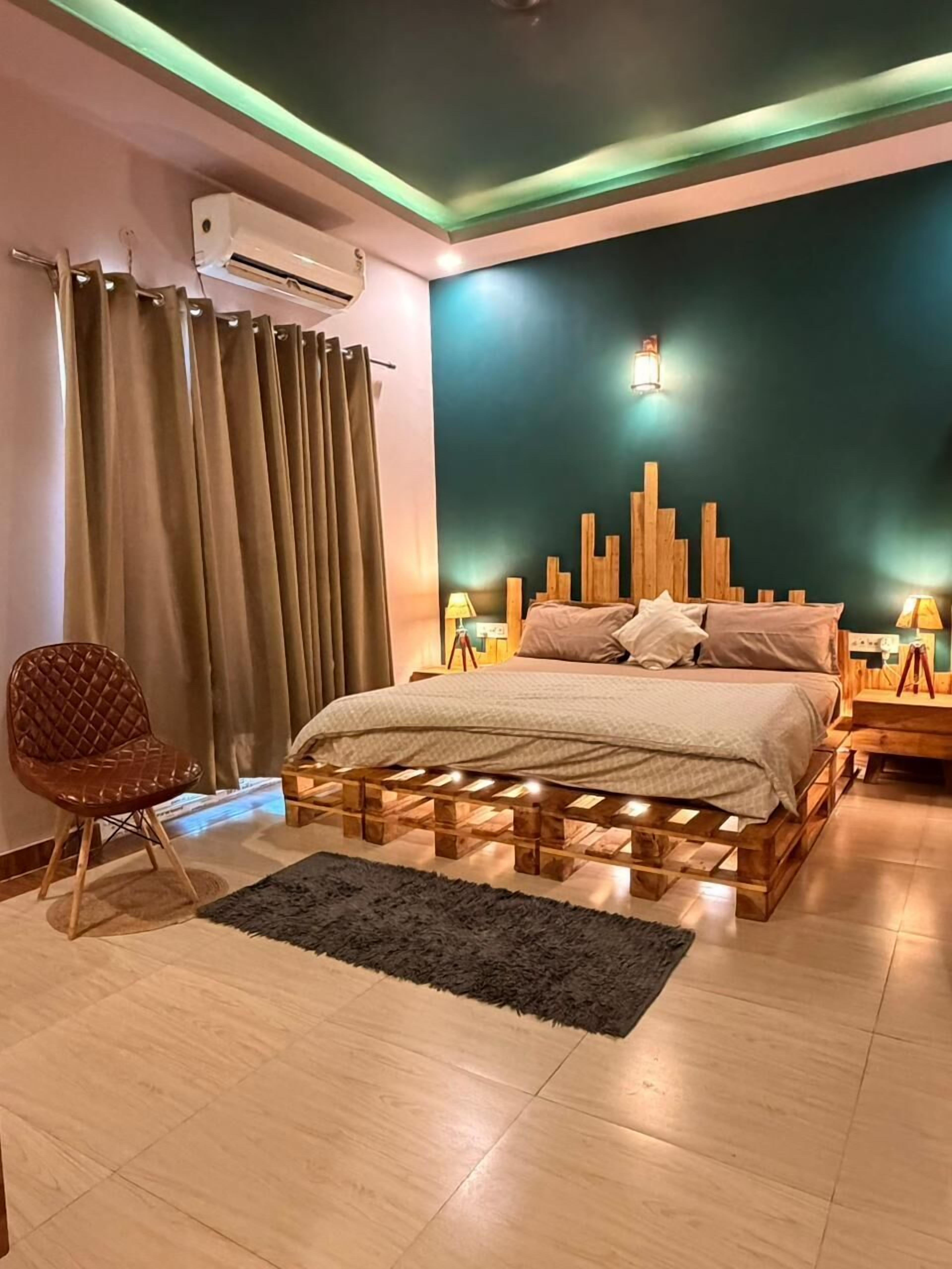 Appartement luxueux, balcon | Bureau, espace de travail pour ordinateurs portables