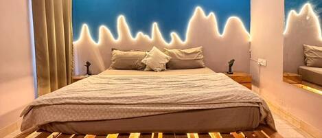 Apartamento superluxo, sacada | Escrivaninha, espaço de trabalho para notebook