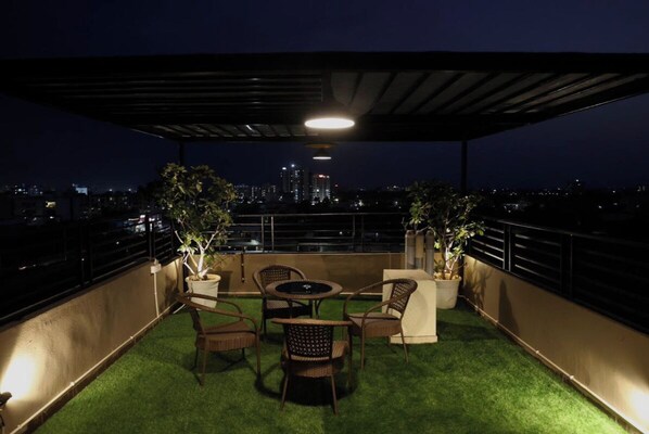 屋外ダイニングエリア