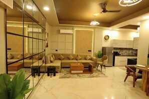 デラックス アパートメント バルコニー | リビング エリア