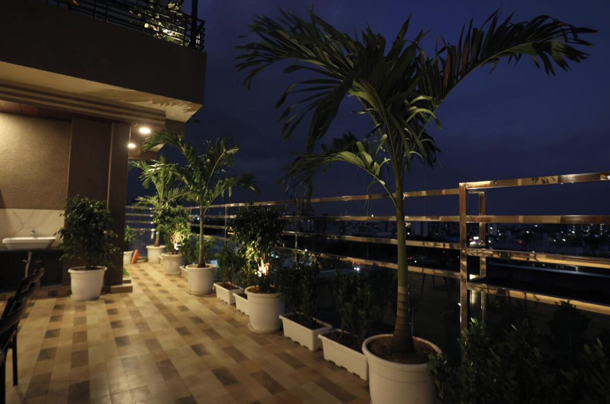 Apartamento Deluxe, balcón, vistas a la ciudad | Escritorio y espacio para trabajar con un portátil