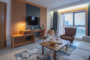 Executive Suite | Living area - Iconic Plaza Hotel (Nairobi)