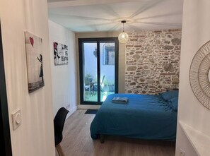 Unclassified image, 3 of 6, button - Vrbo Property (Perpignan)