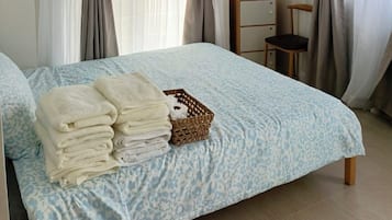 3 dormitorios, escritorio, tabla de planchar con plancha y wifi gratis