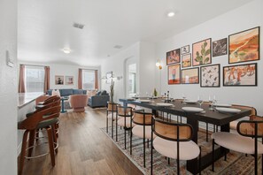 Unclassified image, 5 of 25, button