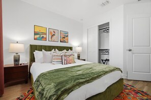 Unclassified image, 3 of 25, button