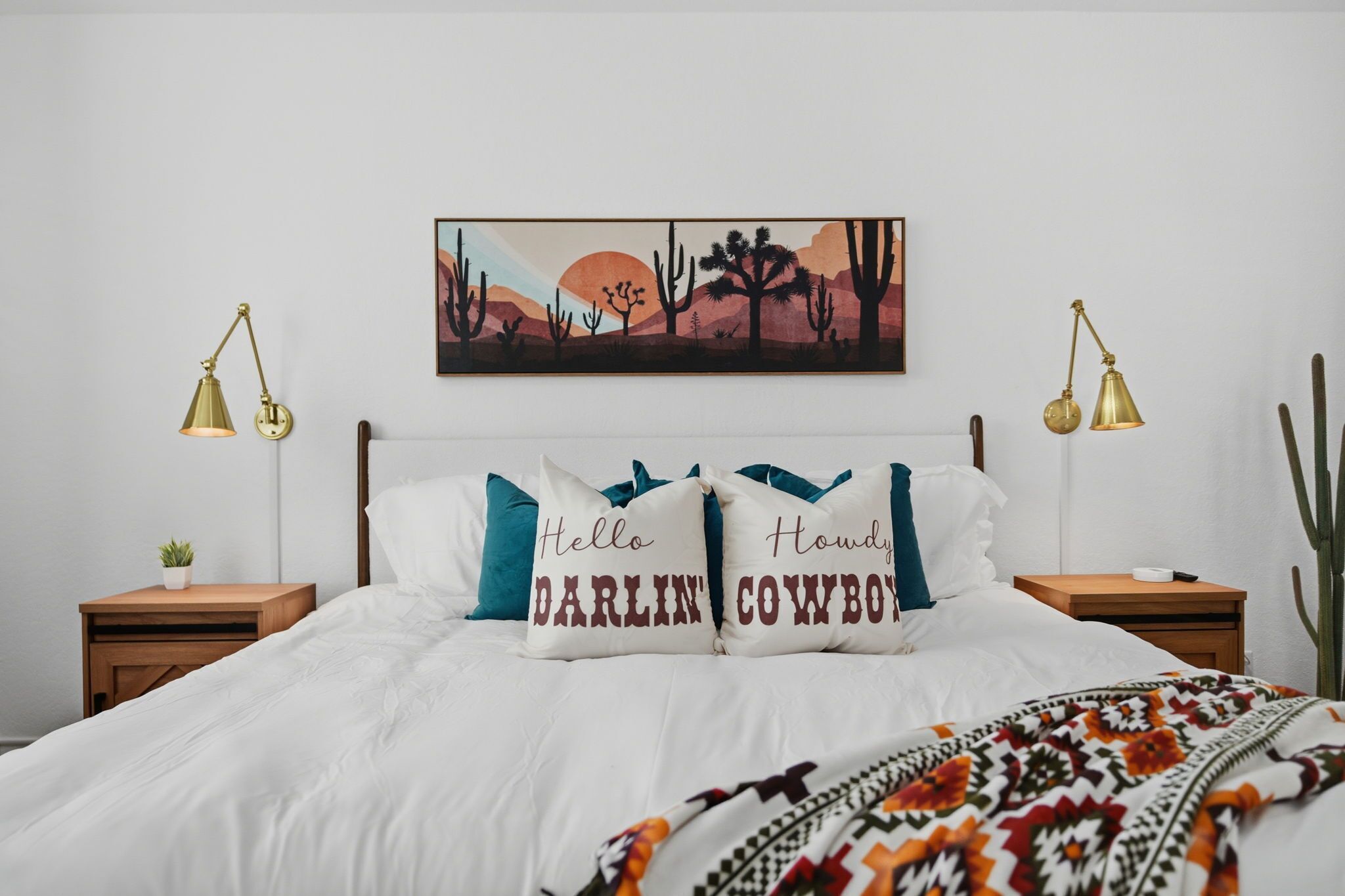 3 dormitorios, escritorio, tabla de planchar con plancha y cuna de viaje