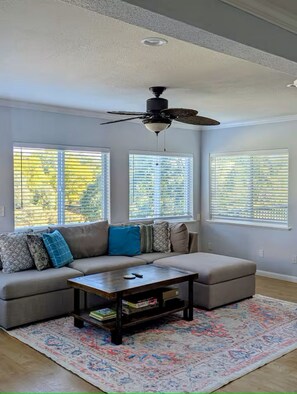 Living area - Entire home in Folsom, California (Folsom)