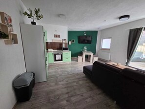 Unclassified image, 2 of 12, button