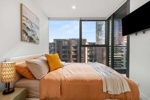 2 bedrooms, iron/ironing board, WiFi, bed sheets - 2BR Boho Oasis • Central City Living (Melbourne)