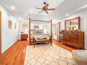 Unclassified image, 5 of 21, button - Spacious 6BR Family Home with Pool & Finished Basement (Orland Park)