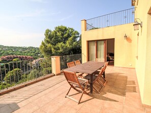 Outdoor dining - Cala Moreta by Interhome (Begur)