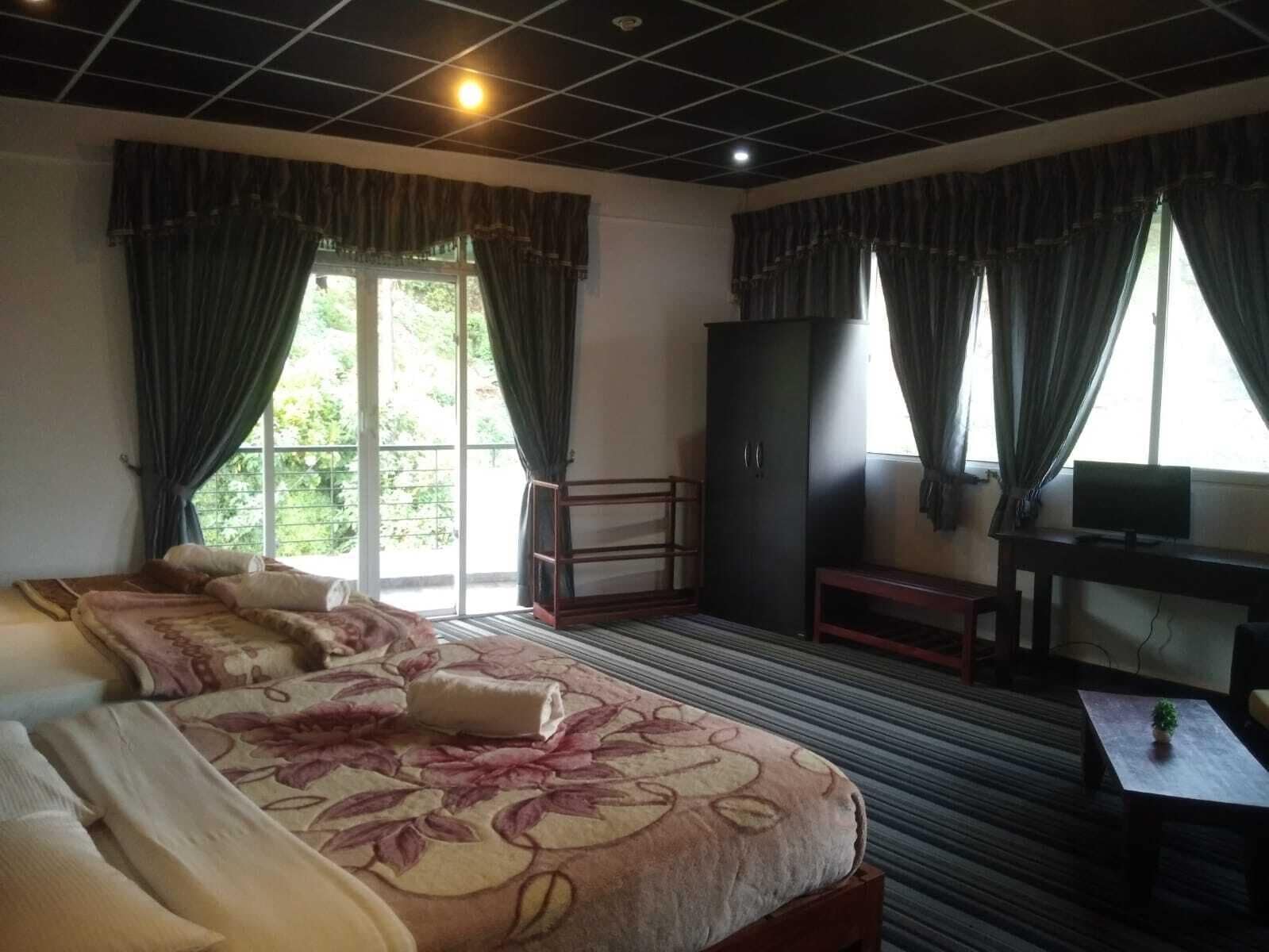 Family Room | Free WiFi