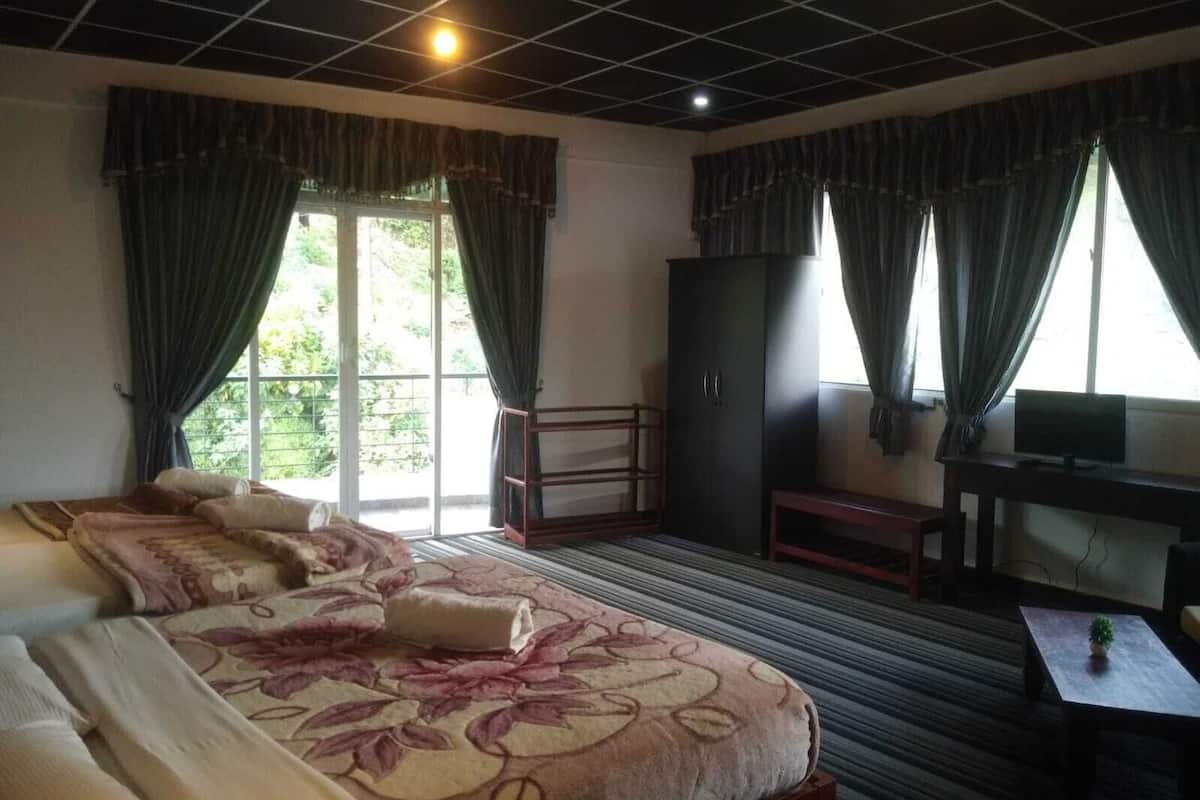 Family Room | Free WiFi