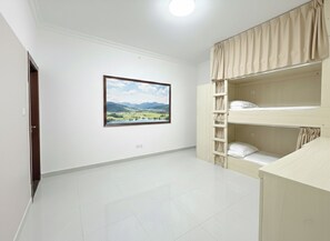 Deluxe Shared Dormitory, Balcony