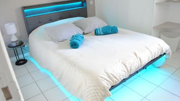 1 bedroom, WiFi, bed sheets