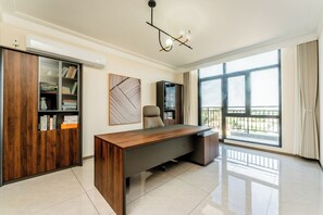 Phòng Suite Cao cấp, ban công | Khu sảnh