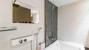 Superior tweepersoonskamer | Badkamer
