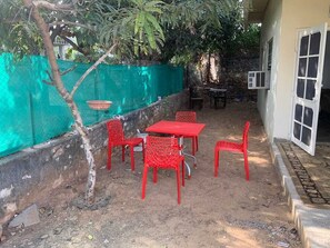 Outdoor dining - Gulmohar Villa, on 500 sq. yds Plot, Pet Friendly. (jaipur)