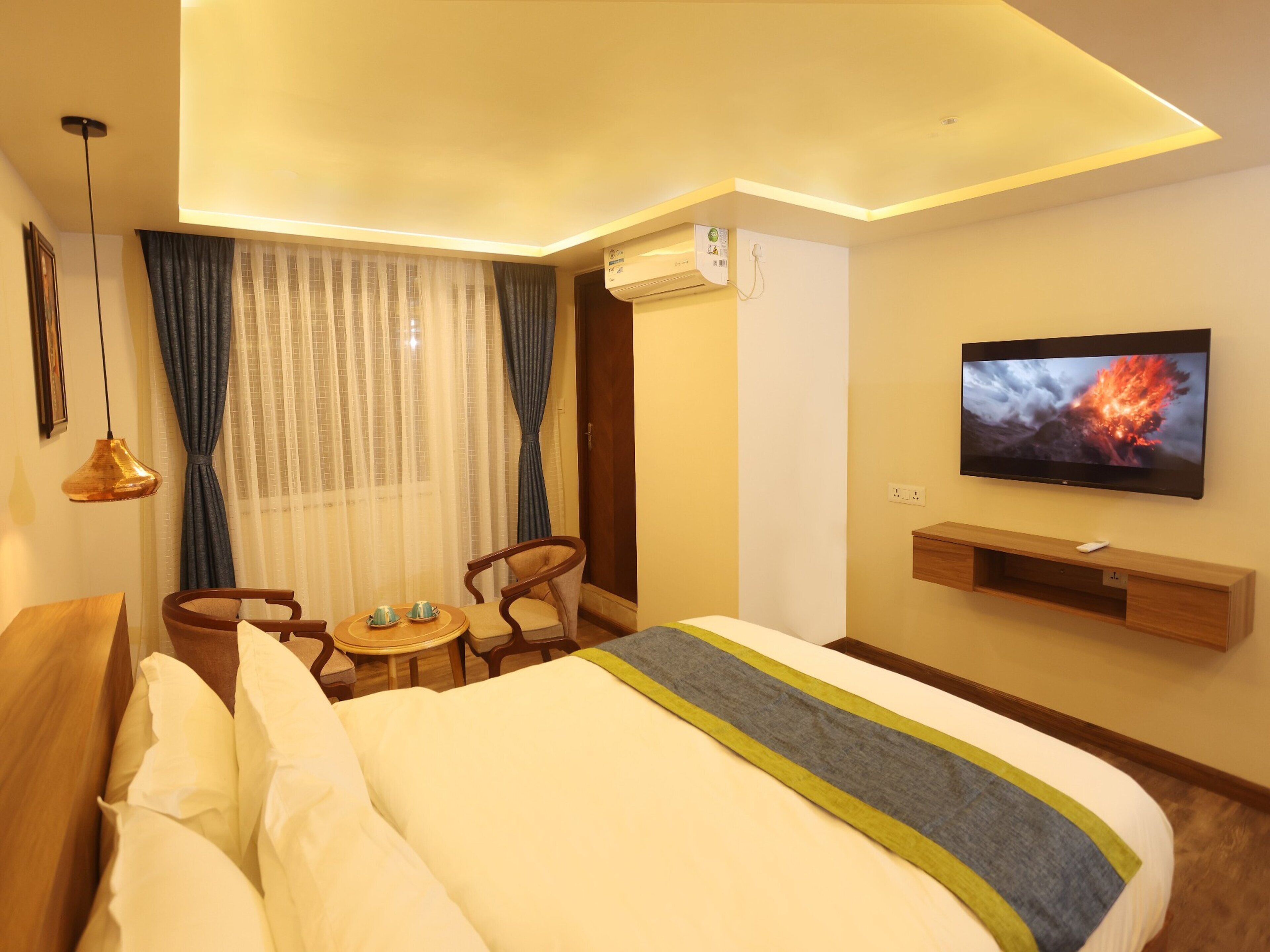 Deluxe Double or Twin Room