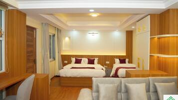 Ropa de cama de alta calidad y escritorio