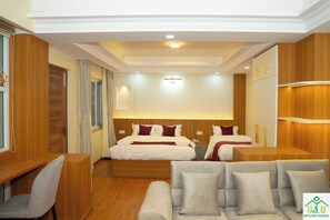 Deluxe Queen Room | Bộ đồ giường cao cấp, nôi (giường cho trẻ sơ sinh) miễn phí 