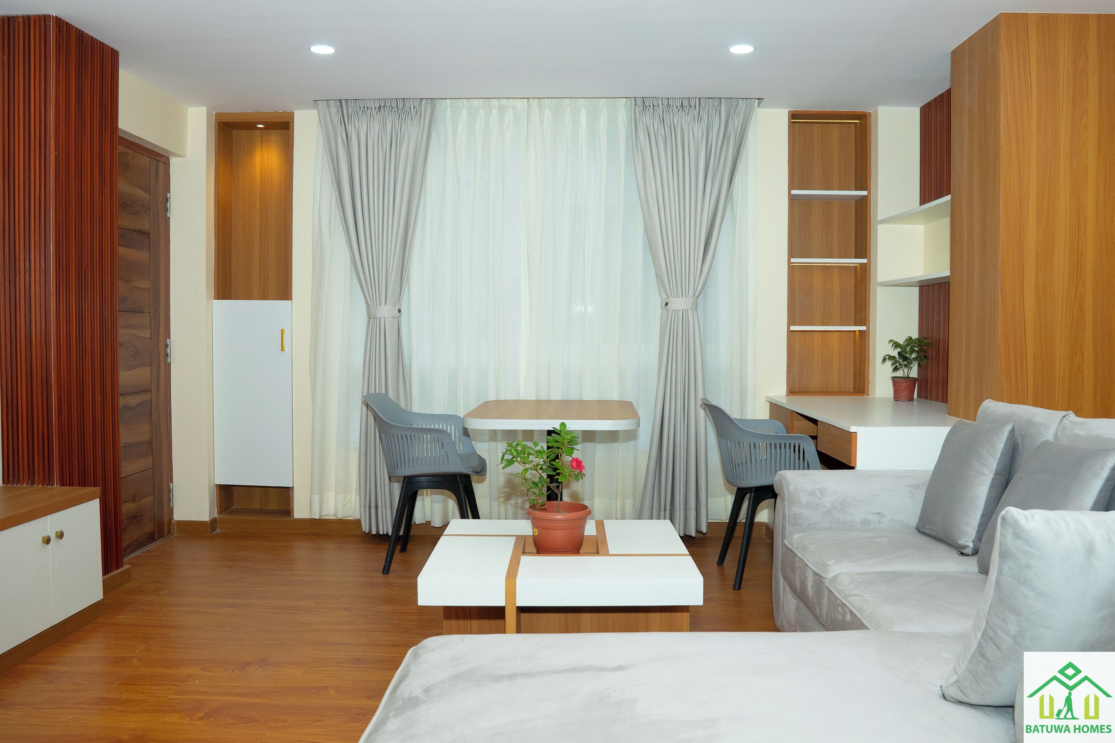 Deluxe Studio | เครื่องนอนระดับพรีเมียม, โต๊ะทำงาน, พื้นที่ทำงานแบบใช้แล็ปท็อป