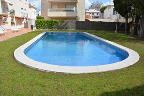 Pool - Apartamento Sun and Sea 3 minutes Walk from beaches     Pool   Terrace   Renewed - Sitges, Costa Dorada (Sitges)