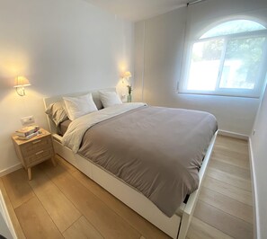 2 bedrooms - Apartamento Sun and Sea 3 minutes Walk from beaches     Pool   Terrace   Renewed - Sitges, Costa Dorada (Sitges)