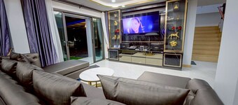 BanIngKhao Pool Villa Sriracha