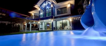 BanIngKhao Pool Villa Sriracha