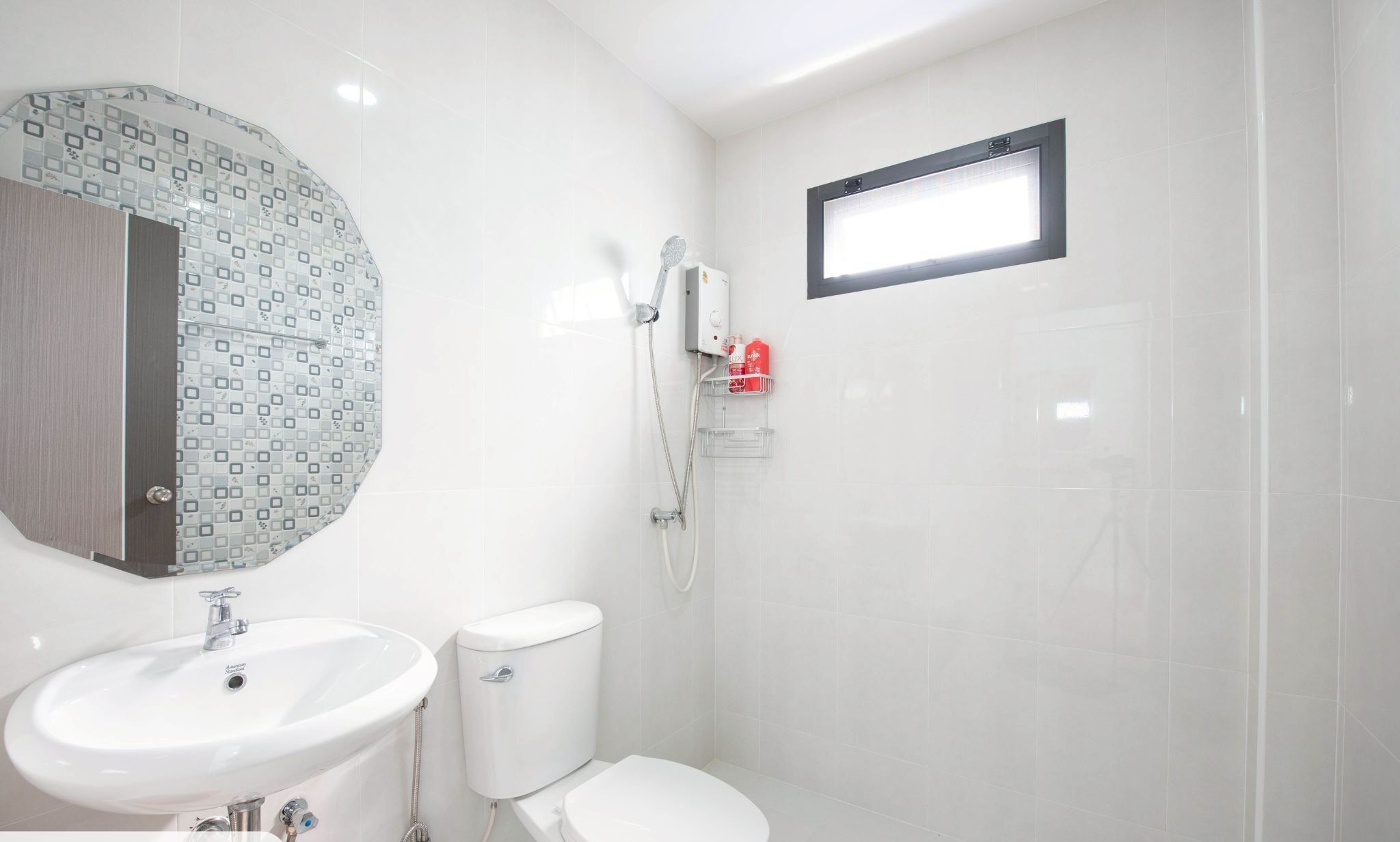 Family Villa, 4 Bedrooms | Bathroom | Shower, free toiletries, hair dryer, towels