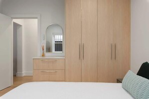 2 bedrooms, iron/ironing board, travel cot, WiFi - Coastal Living 2 bedroom in Bondi Beach (BONDI  BEACH)