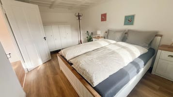 2 多间卧室、熨斗/熨衣板、WiFi、床单