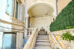 Imagen sin descripción, 5 de 17, botón