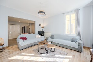 Unclassified image, 5 of 17, button - Côté Foch - Toulon centre (Toulon)