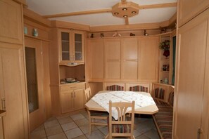 Dining - Exclusive vacation apartment 1-5 persons, 110sqm, 3 bedrooms, balcony (Bad Reichenhall)