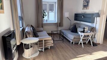 Garten Apartment mit Seezugang | Wohnbereich