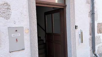 Garten Apartment mit Seezugang | Exterior detail