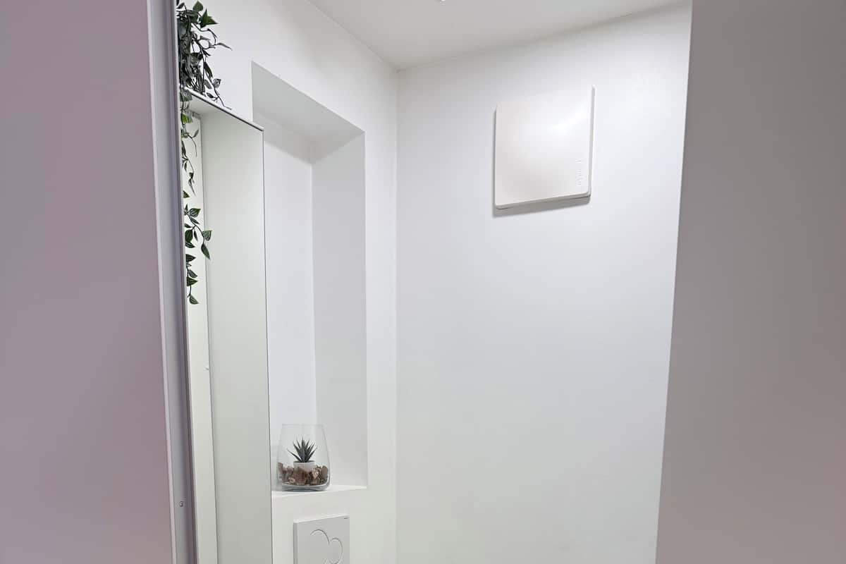 See Apartment mit Garten am See | 욕실 | 샤워 시설, 무료 세면용품, 헤어드라이어, 타월