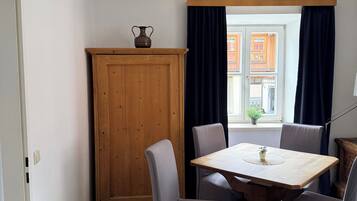 Garten Apartment mit Seezugang | Opções para refeição