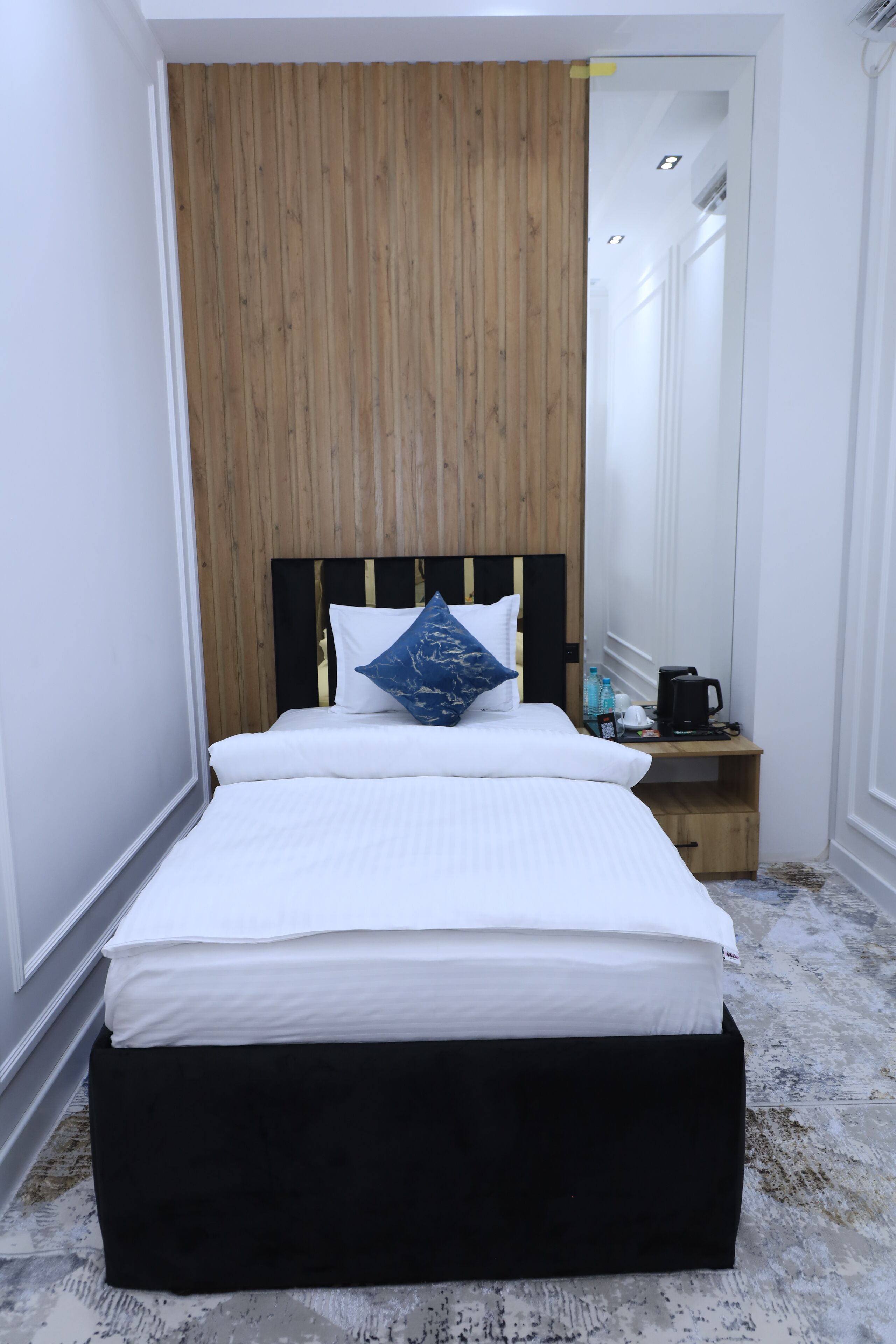 Chambre Simple Confort | Coffres-forts dans les chambres, bureau