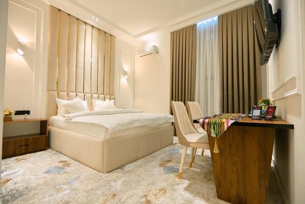 Ảnh chưa phân loại, 1 trong số 33 ảnh, nút