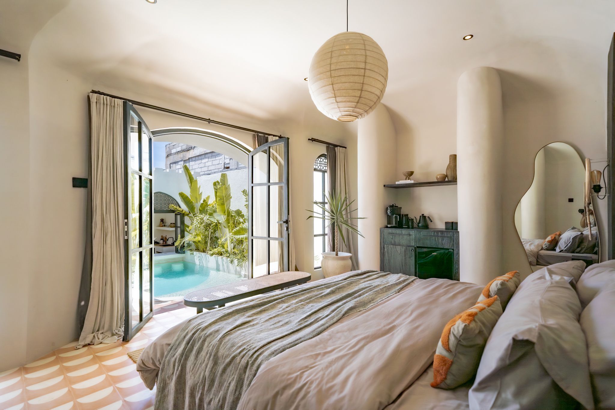 埃及棉床单、高档床上用品、客房内保险箱、免费 WiFi