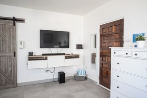 Interior - Getaway awaits in San Juan (San Juan)